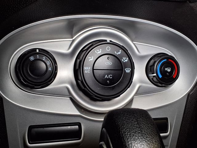 Used 2015 Ford Fiesta SE FWD image 8