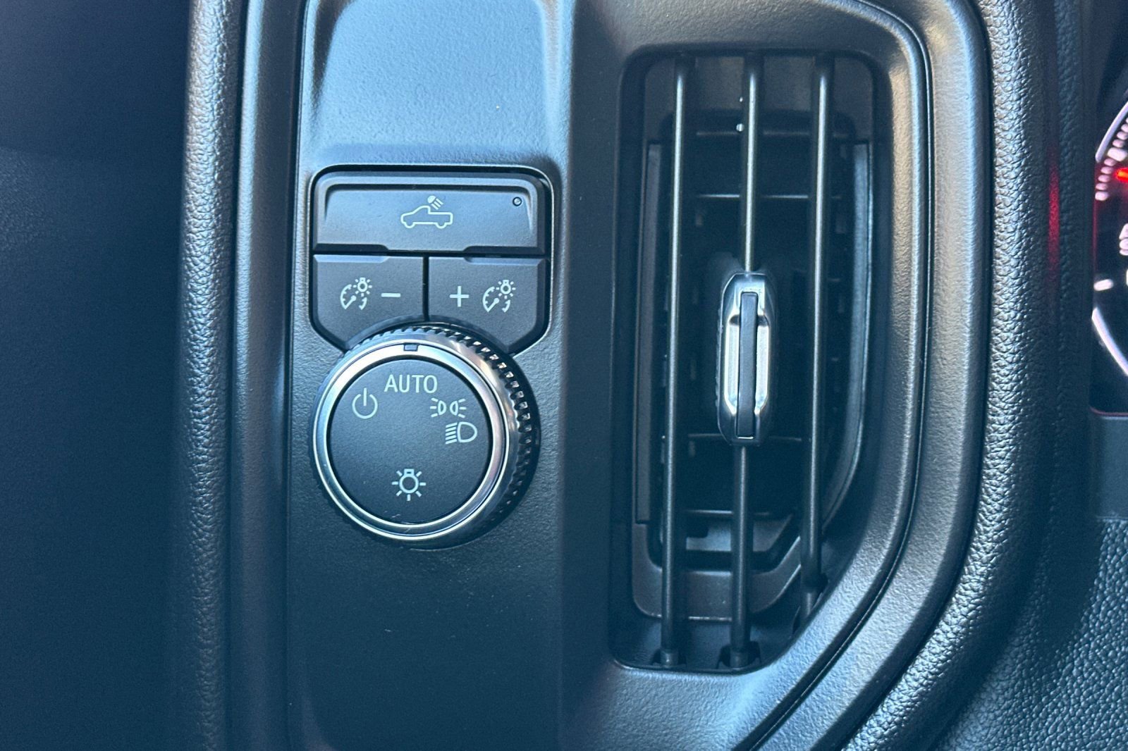 Certified 2024 GMC Sierra 1500 Pro w/ Graphite Edition image 33