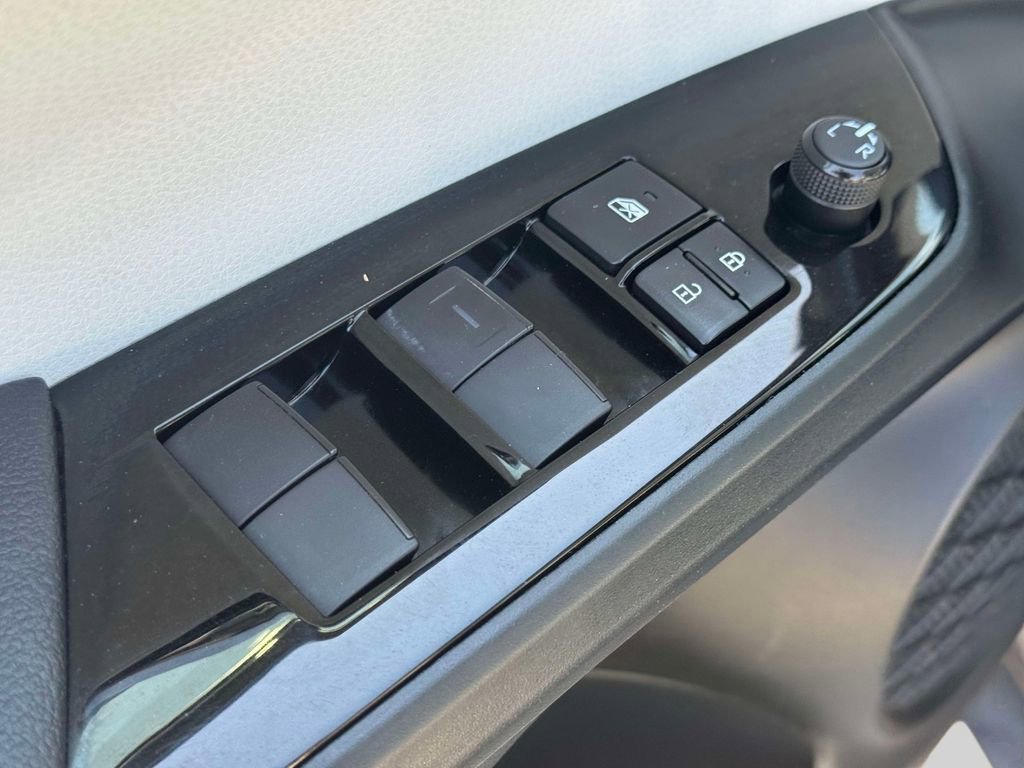 Used 2022 Toyota Prius XLE w/ Advanced Technology Package AWD/4WD image 15