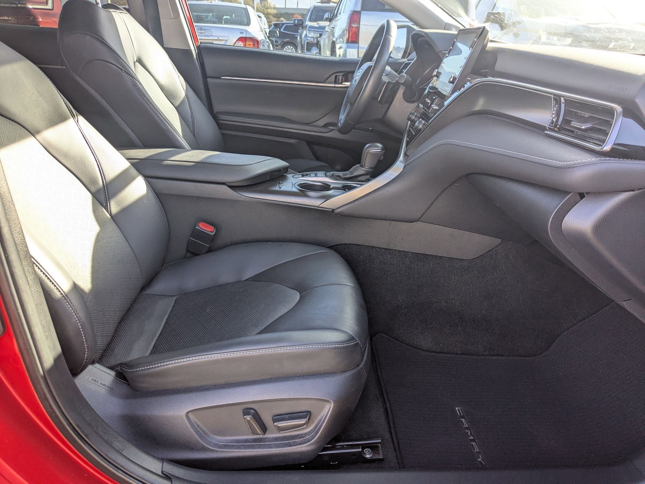 Used 2022 Toyota Camry XSE w/ Navigation Package image 19