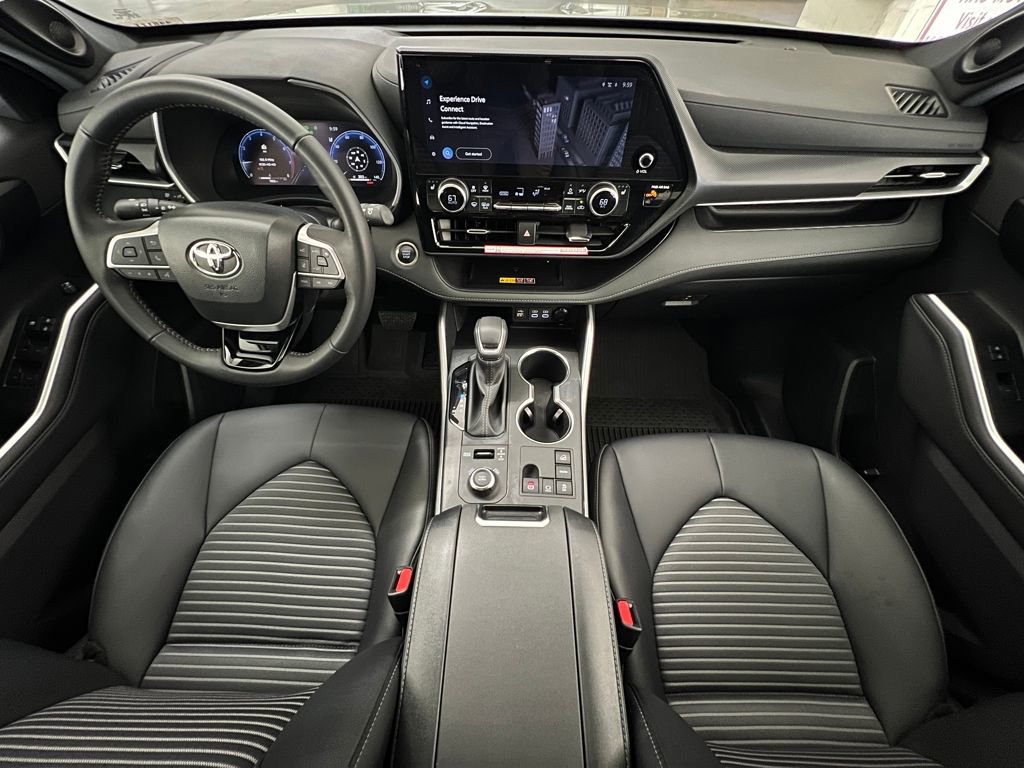Certified 2025 Toyota Highlander XSE image 27
