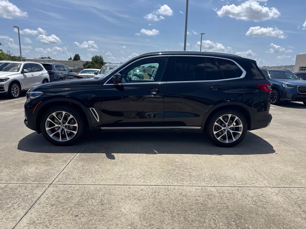 Used 2019 BMW X5 xDrive40i w/ Premium Package 2 AWD/4WD image 2
