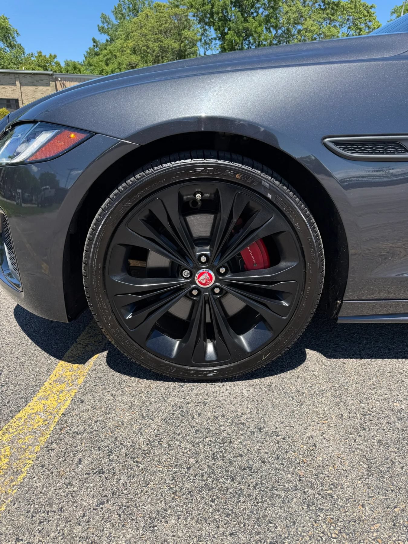 Used 2022 Jaguar XF R-Dynamic SE AWD/4WD image 15