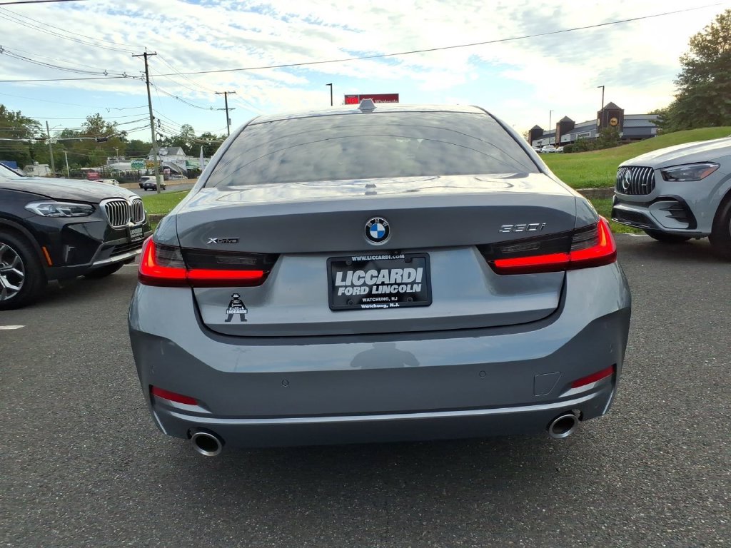 Used 2025 BMW 330i xDrive Sedan w/ Convenience Package AWD/4WD image 5