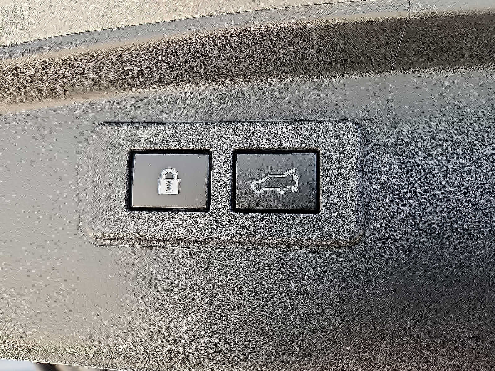 Used 2025 Subaru Outback Premium AWD/4WD image 25