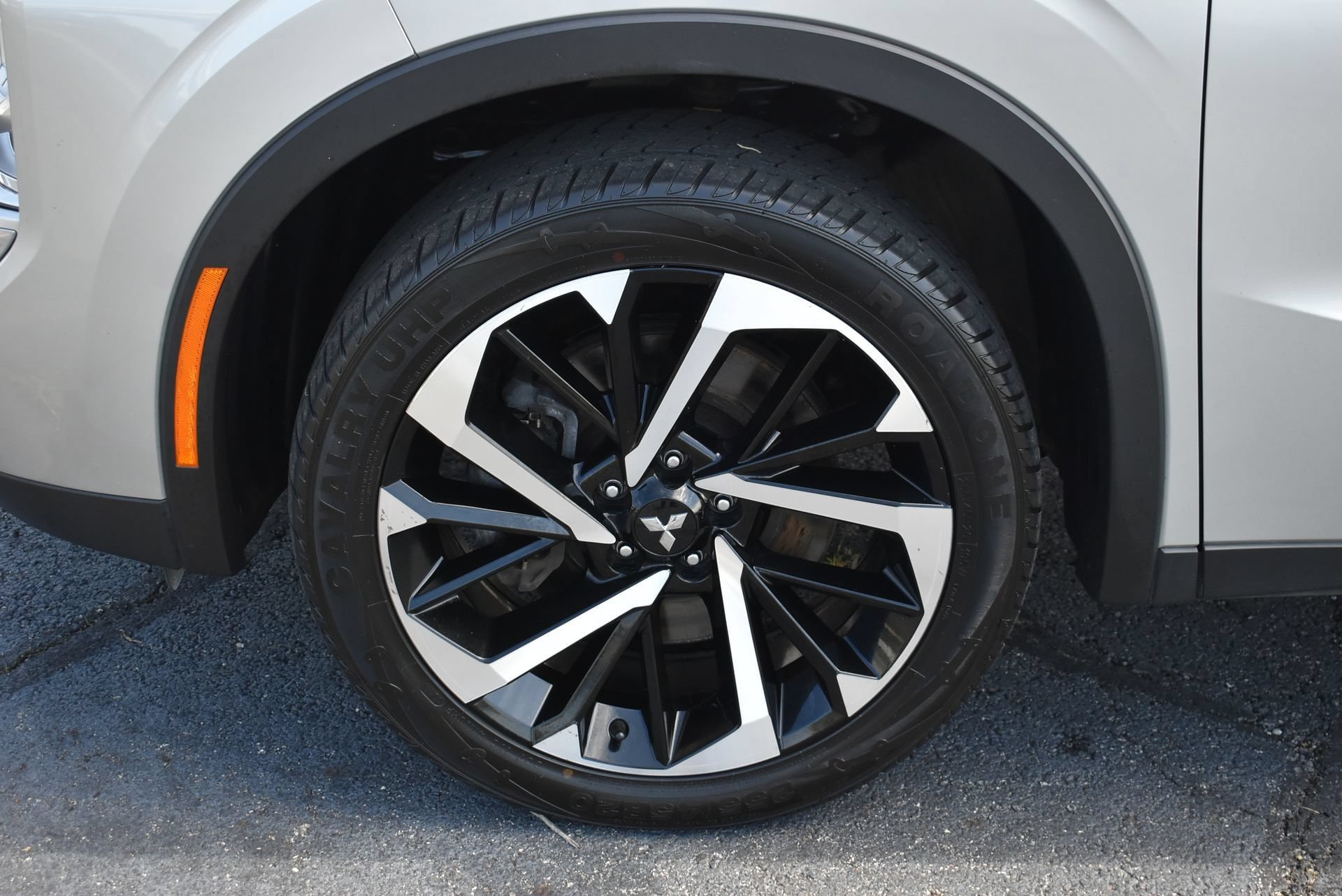 Used 2023 Mitsubishi Outlander SE AWD/4WD image 11