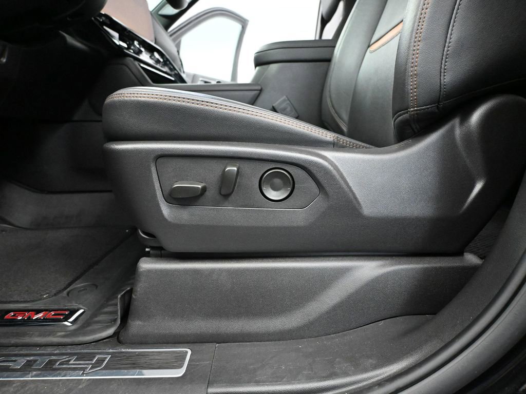 Used 2025 GMC Sierra 3500 AT4 image 28