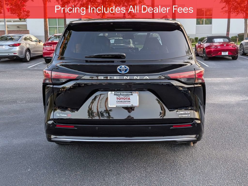 Certified 2023 Toyota Sienna Limited FWD image 6