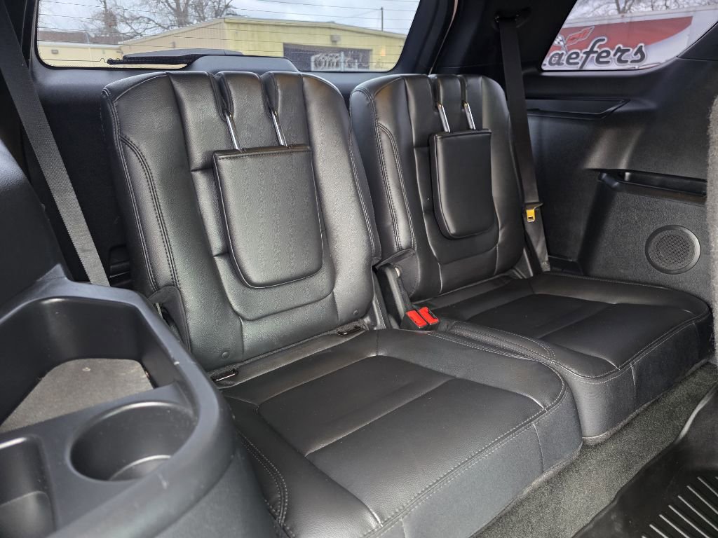 Used 2017 Ford Explorer XLT w/ Equipment Group 202A image 29