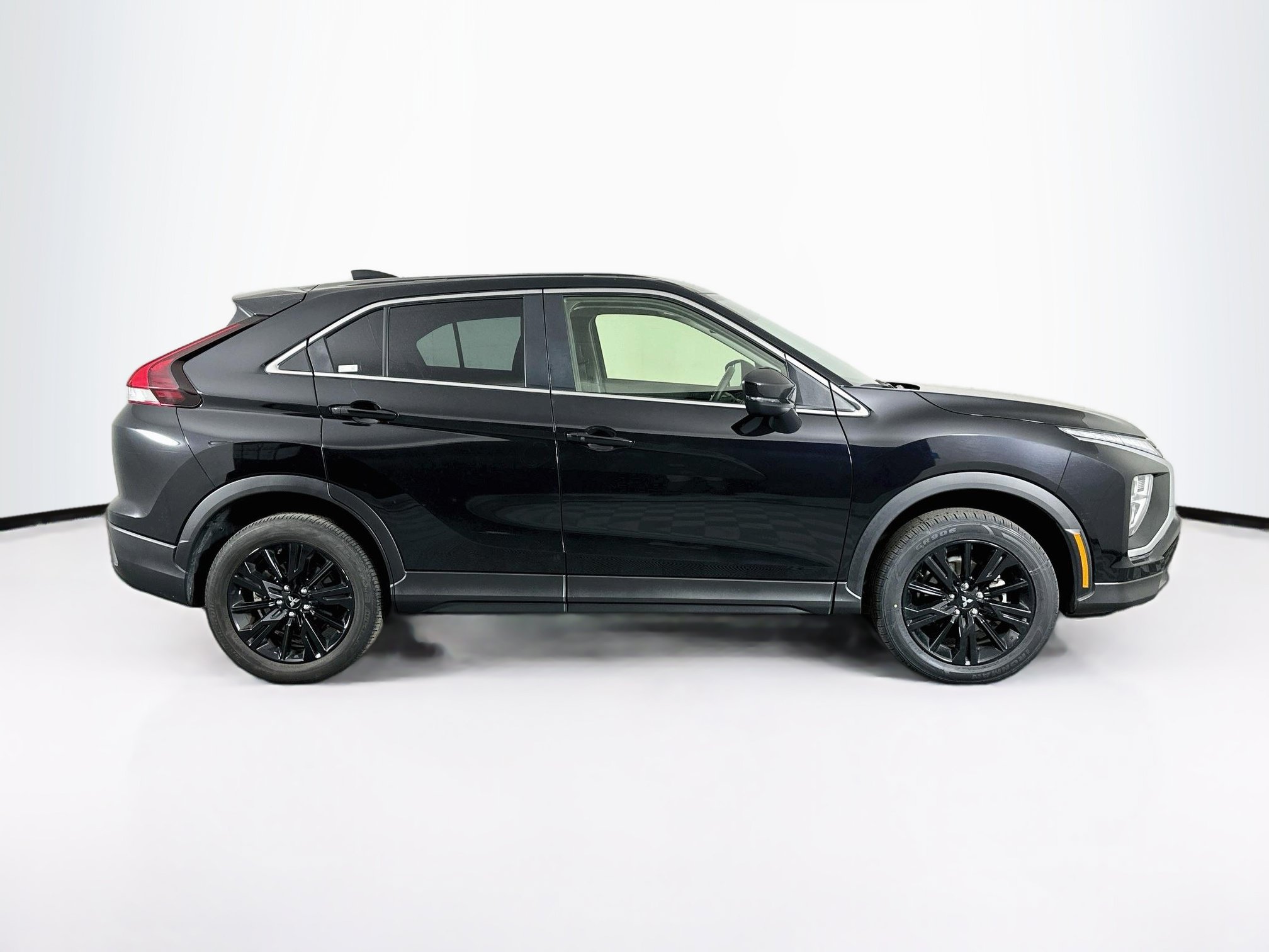 Used 2024 Mitsubishi Eclipse Cross LE AWD/4WD image 10