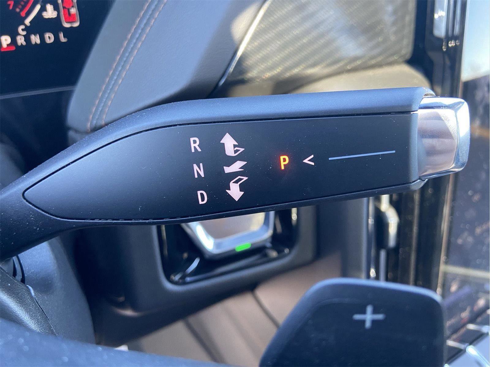 Used 2026 GMC Yukon AT4 w/ AT4 Premium Package AWD/4WD image 25