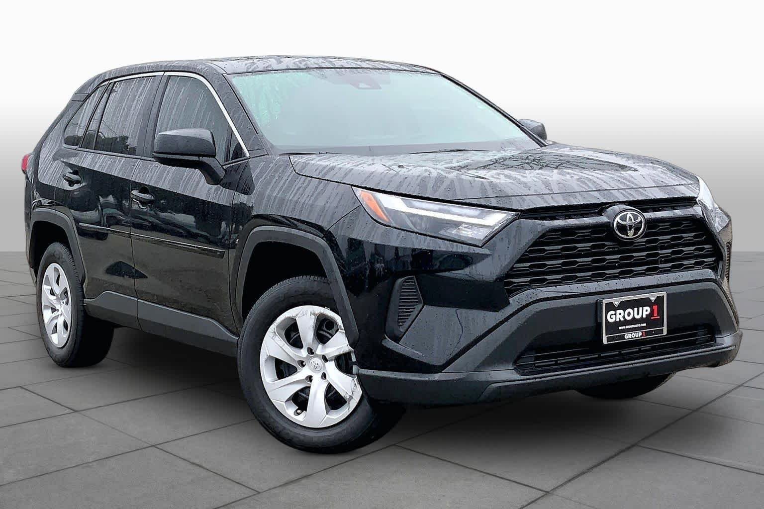 Used 2025 Toyota RAV4 LE FWD image 3