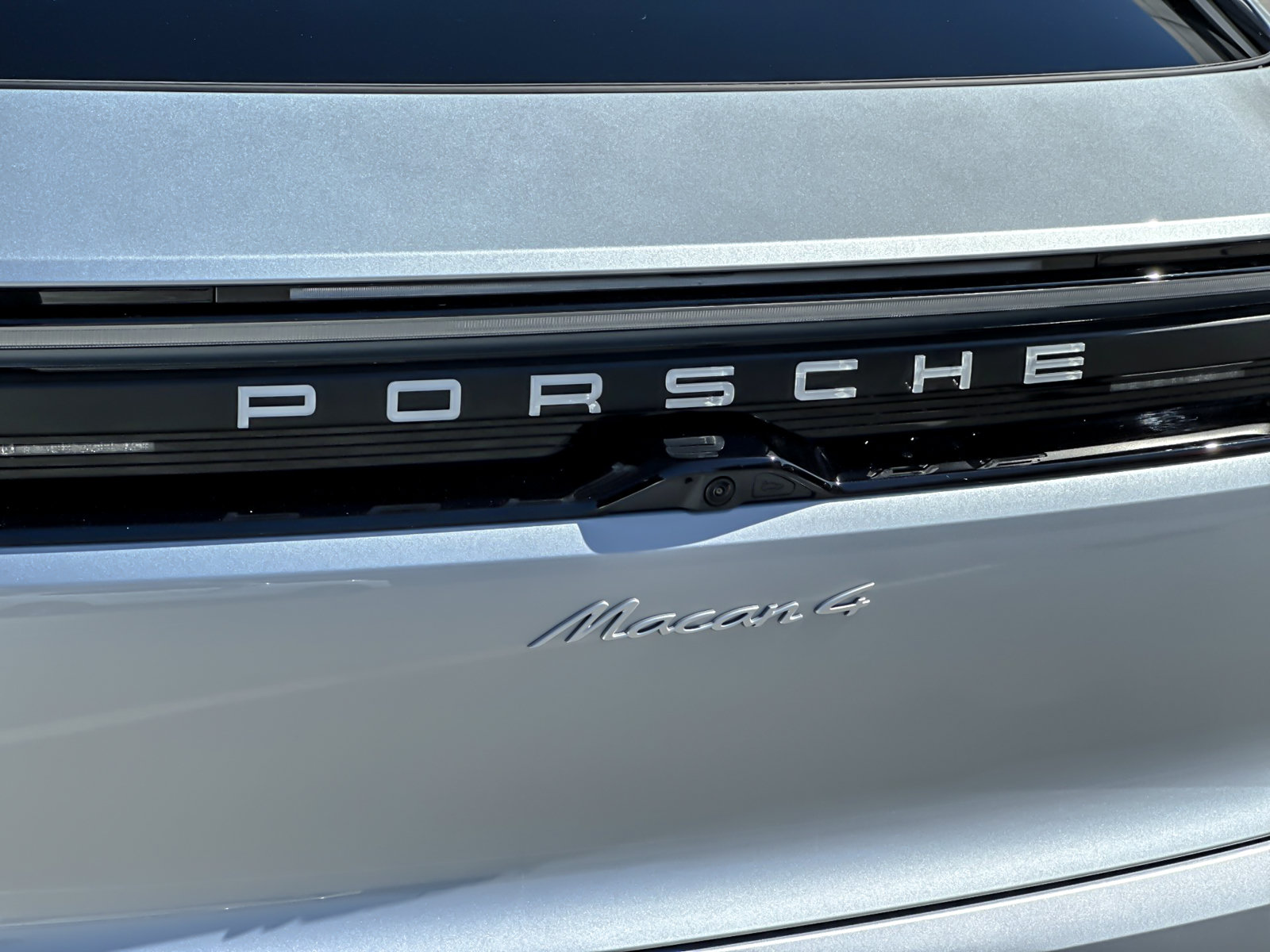 New 2026 Porsche Macan 4 Electric AWD/4WD image 25