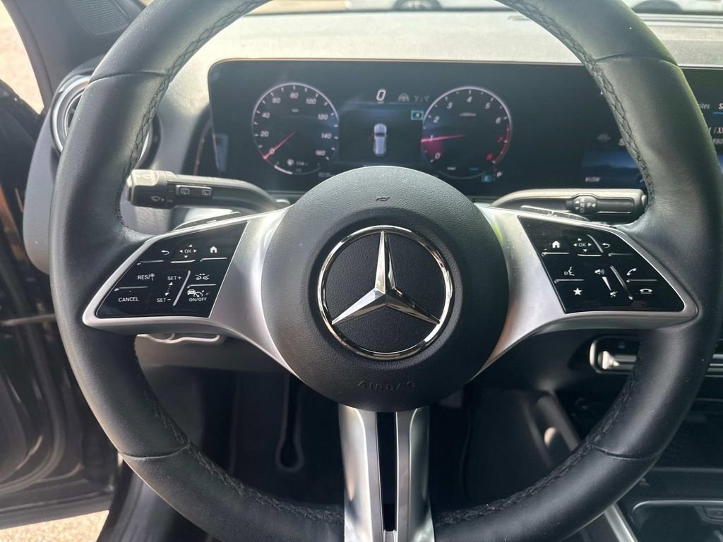 Used 2024 Mercedes-Benz GLB 250 GLB 250 image 22