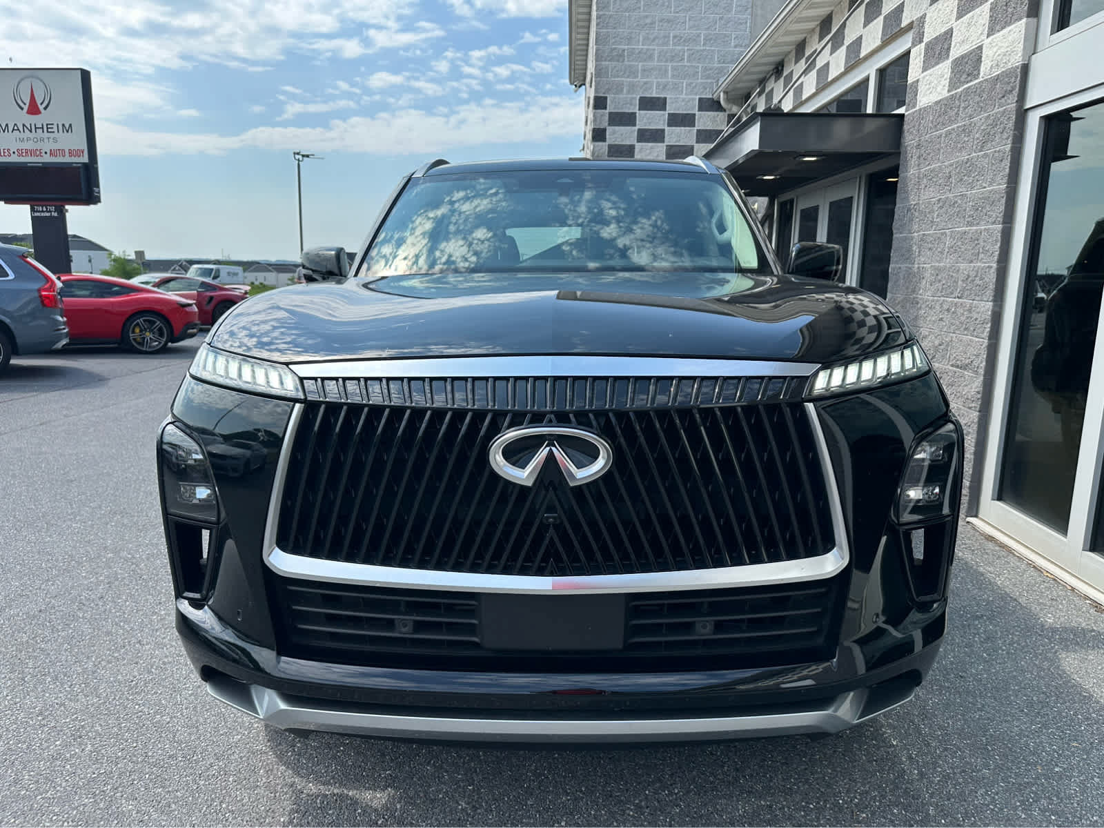 Used 2025 INFINITI QX80 Pure w/ Cargo Package AWD/4WD image 3