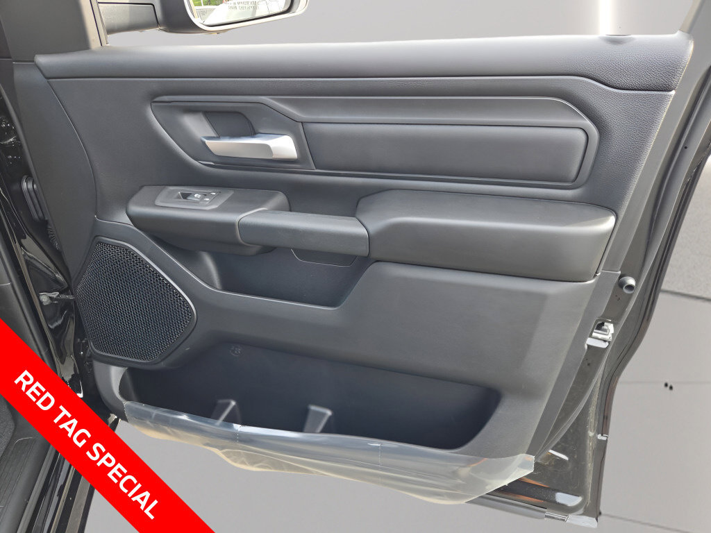 New 2026 RAM 1500 Express AWD/4WD image 5