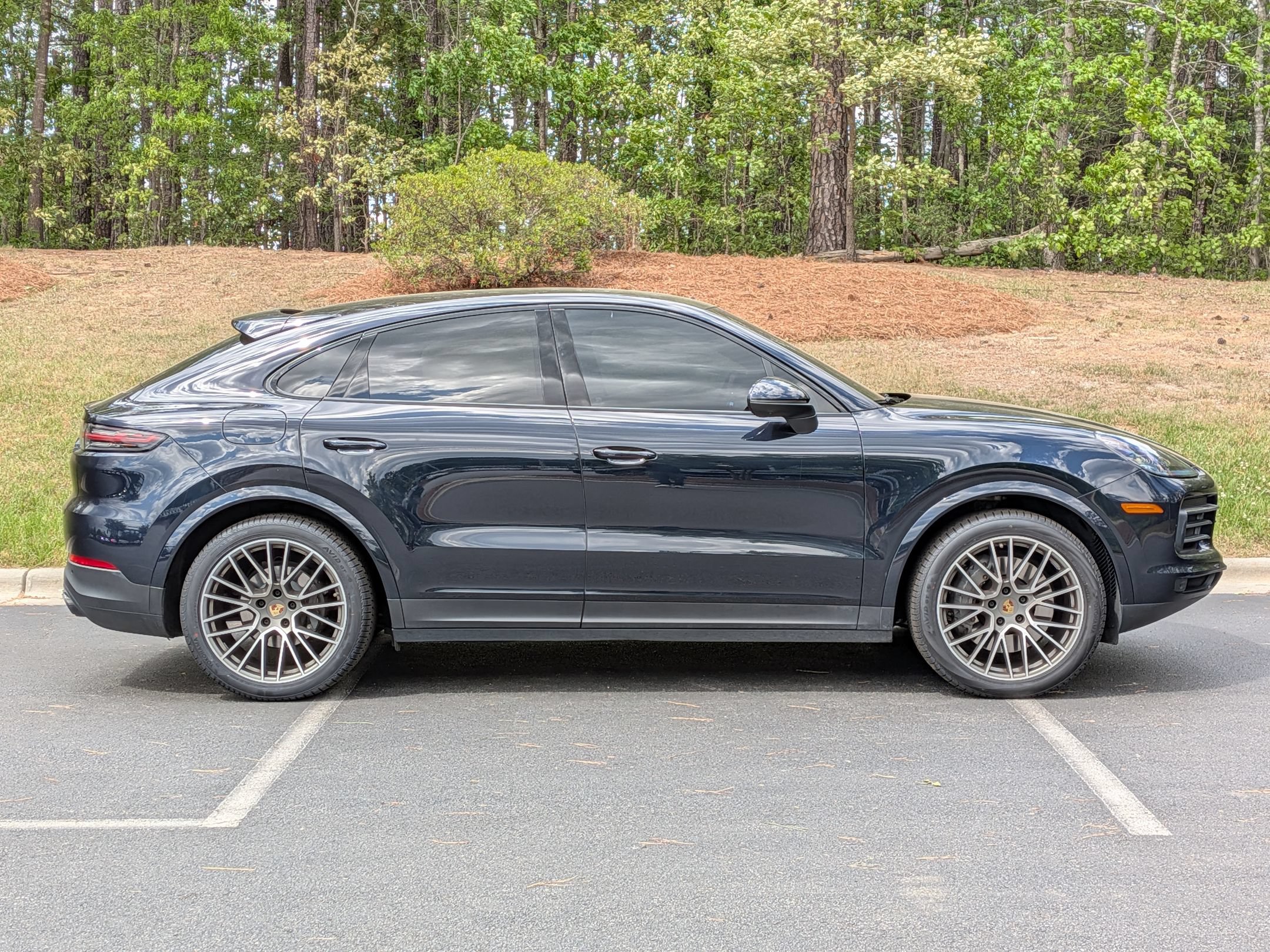 Certified 2023 Porsche Cayenne S Platinum AWD/4WD image 32