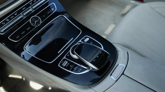 Used 2018 Mercedes-Benz E 300 4MATIC image 36