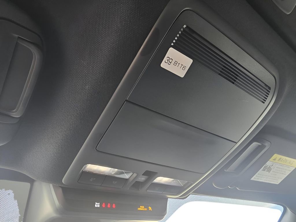 Used 2025 MAZDA MAZDA3 s image 22