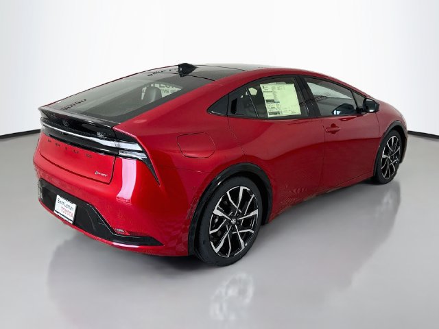 New 2027 Toyota Prius Plug-In Hybrid FWD image 7