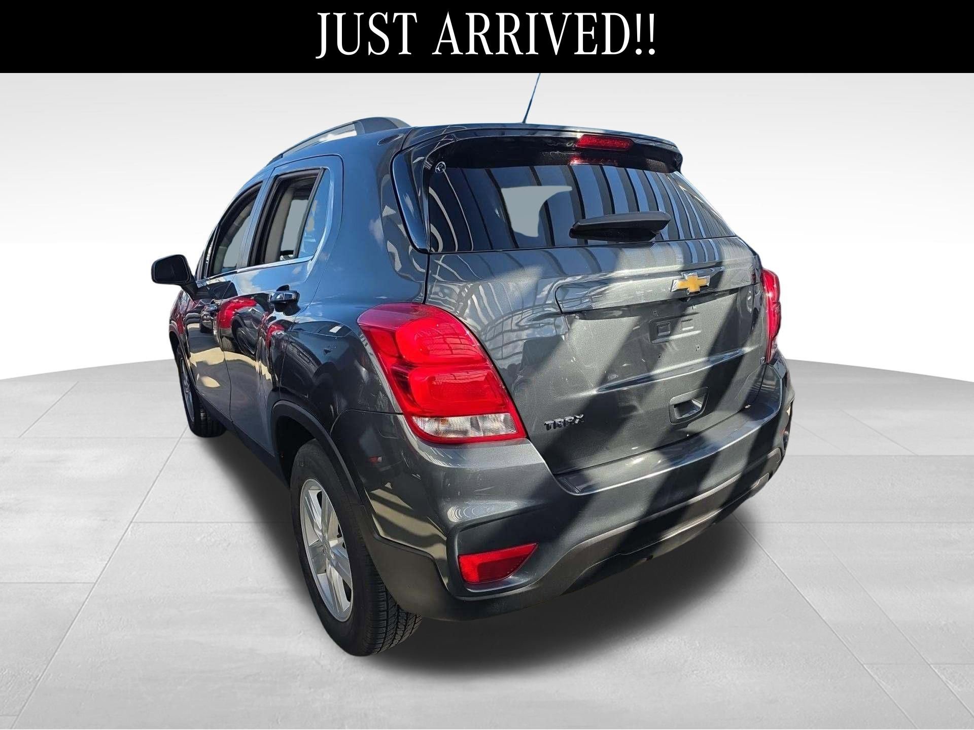 Used 2017 Chevrolet Trax LT w/ LT Convenience Package image 4