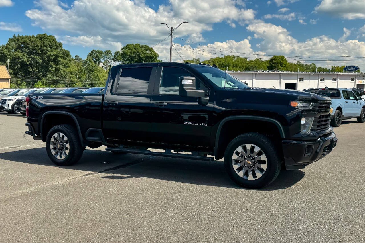 Used 2024 Chevrolet Silverado 2500 Custom w/ Custom Value Package AWD/4WD image 2