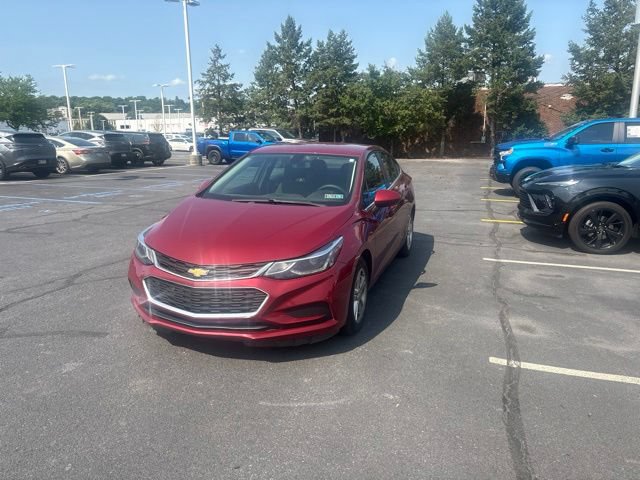 Used 2018 Chevrolet Cruze LT w/ Convenience Package FWD image 4