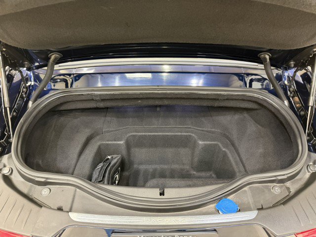 Used 2021 Jaguar F-TYPE P300 image 31