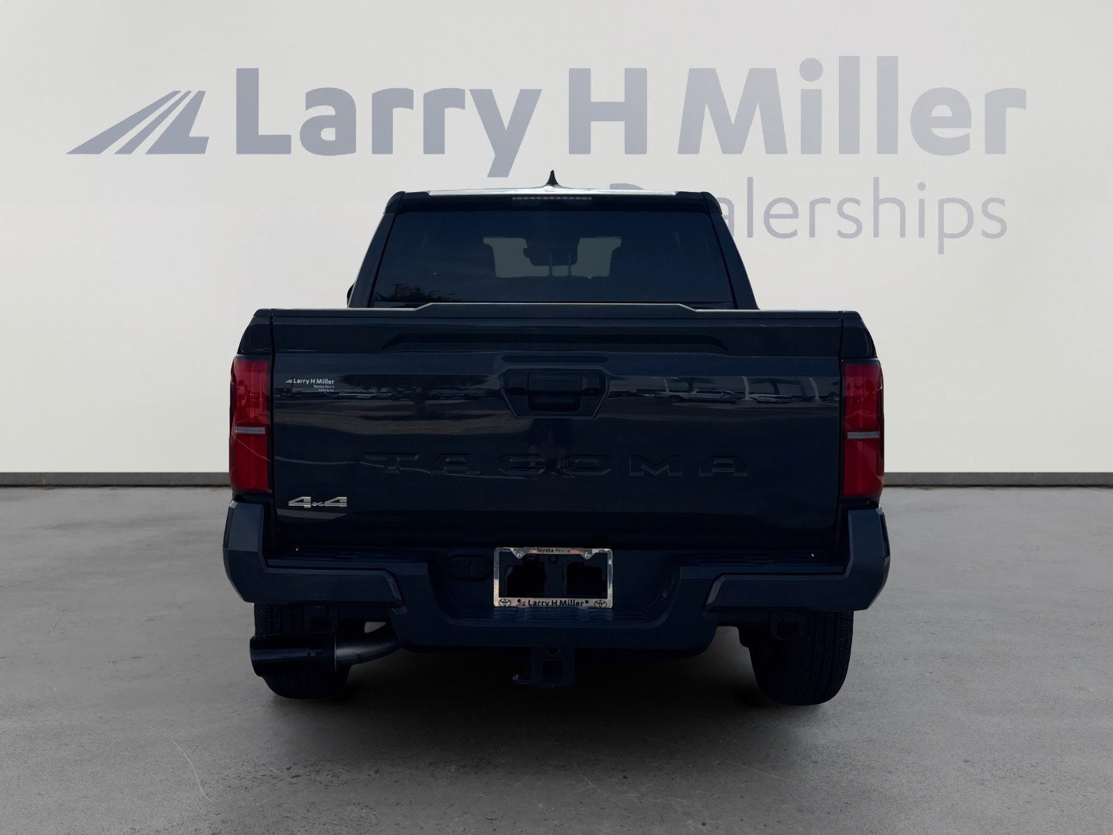 Certified 2025 Toyota Tacoma SR5 image 4