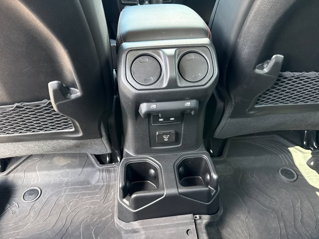 Used 2024 Jeep Gladiator Rubicon w/ Technology Group AWD/4WD image 12