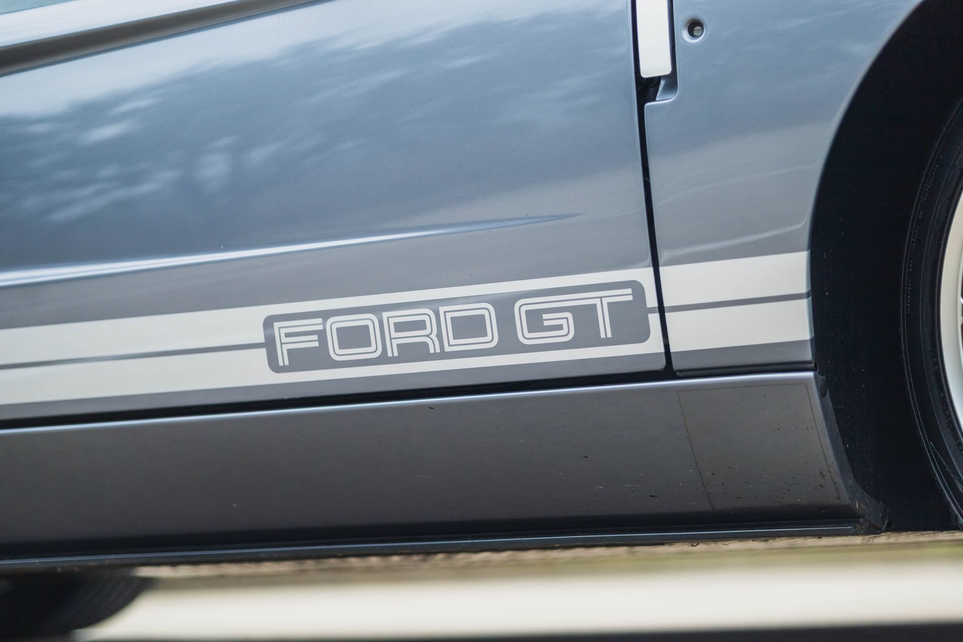 Used 2006 Ford GT RWD image 30