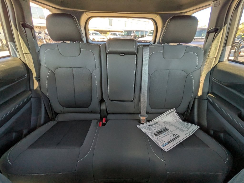 New 2026 Jeep Grand Cherokee Laredo X AWD/4WD image 15
