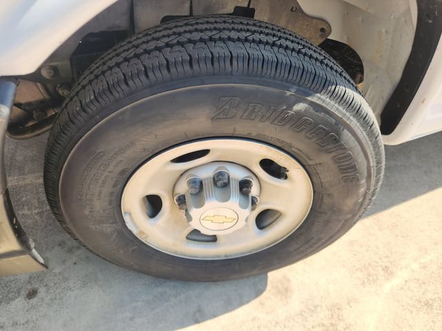 Used 2025 Chevrolet Express 3500 LS RWD image 8