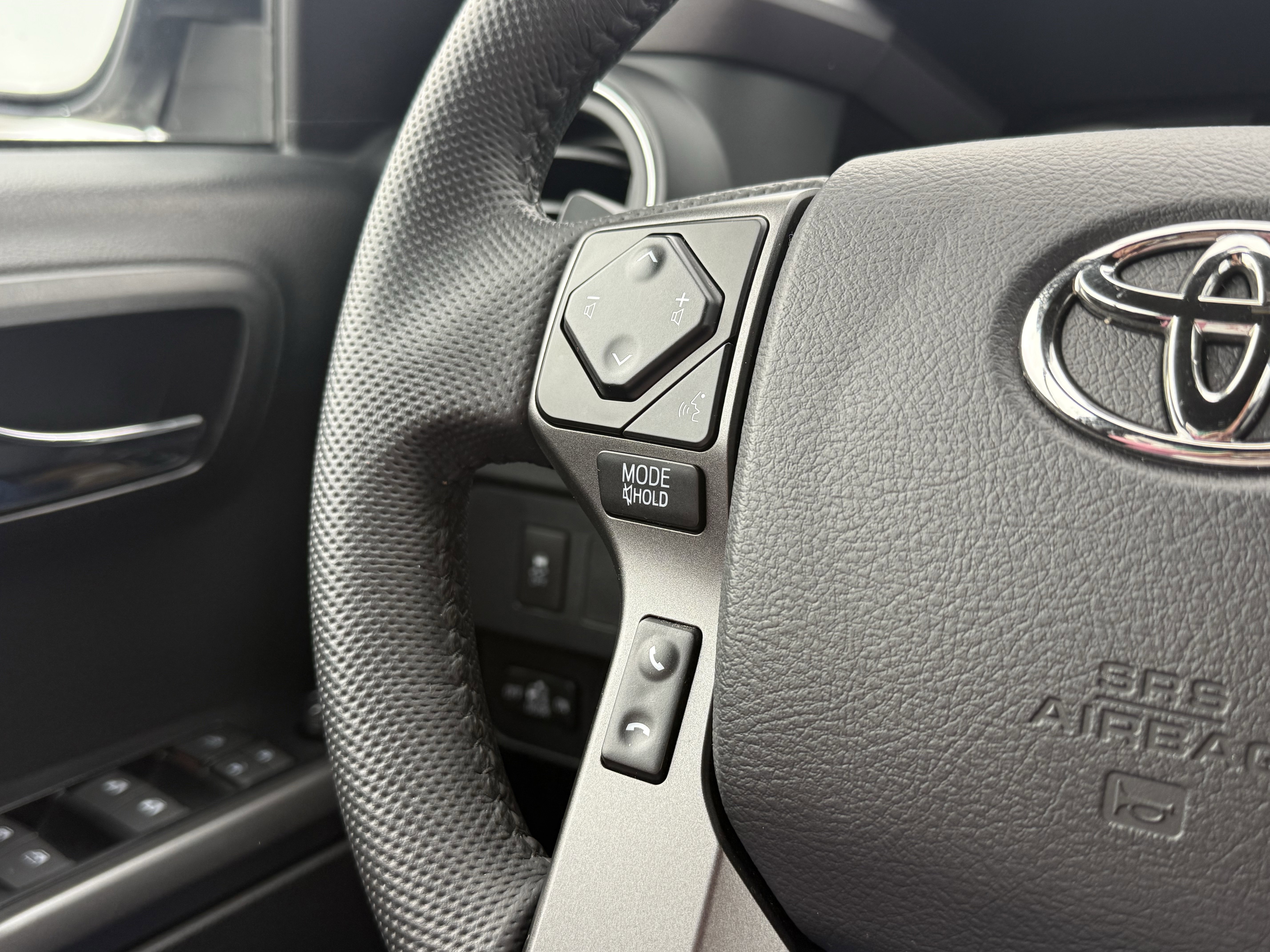 Used 2023 Toyota Tacoma TRD Off-Road image 19