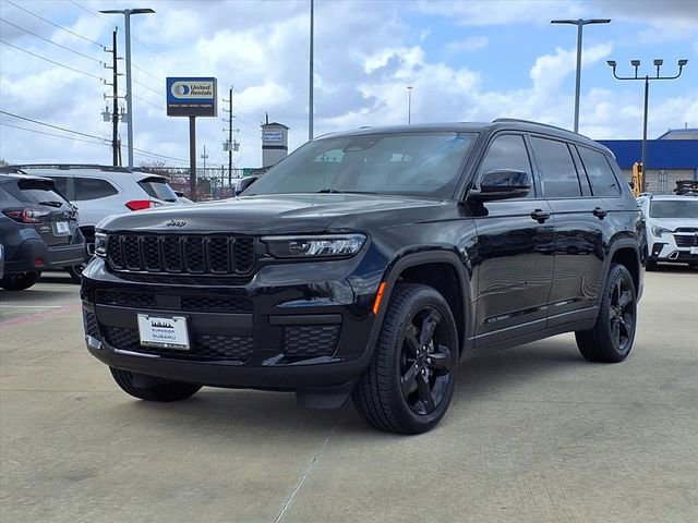 Used 2023 Jeep Grand Cherokee L Laredo image 4
