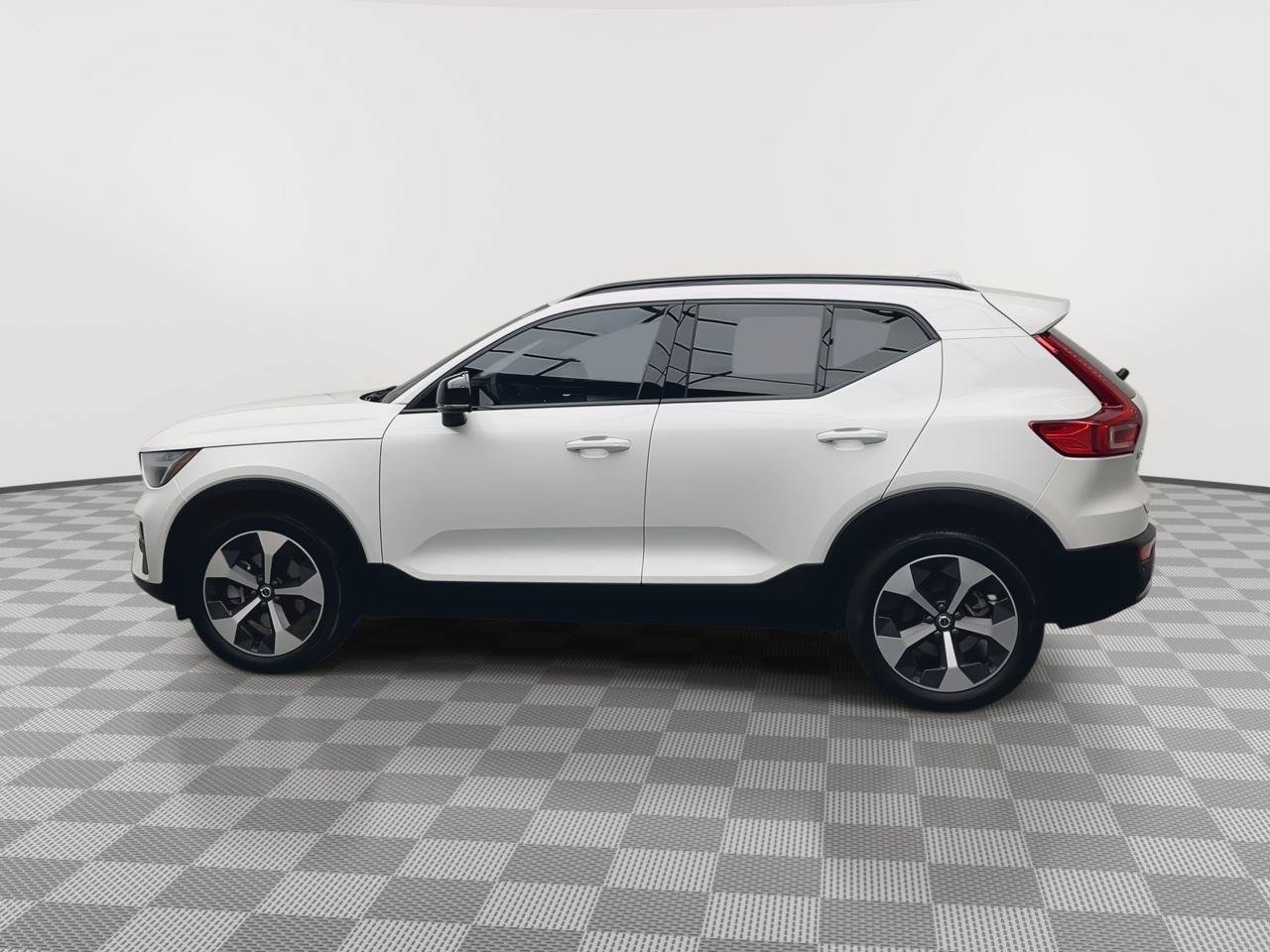 Used 2026 Volvo XC40 B5 Core AWD/4WD image 37