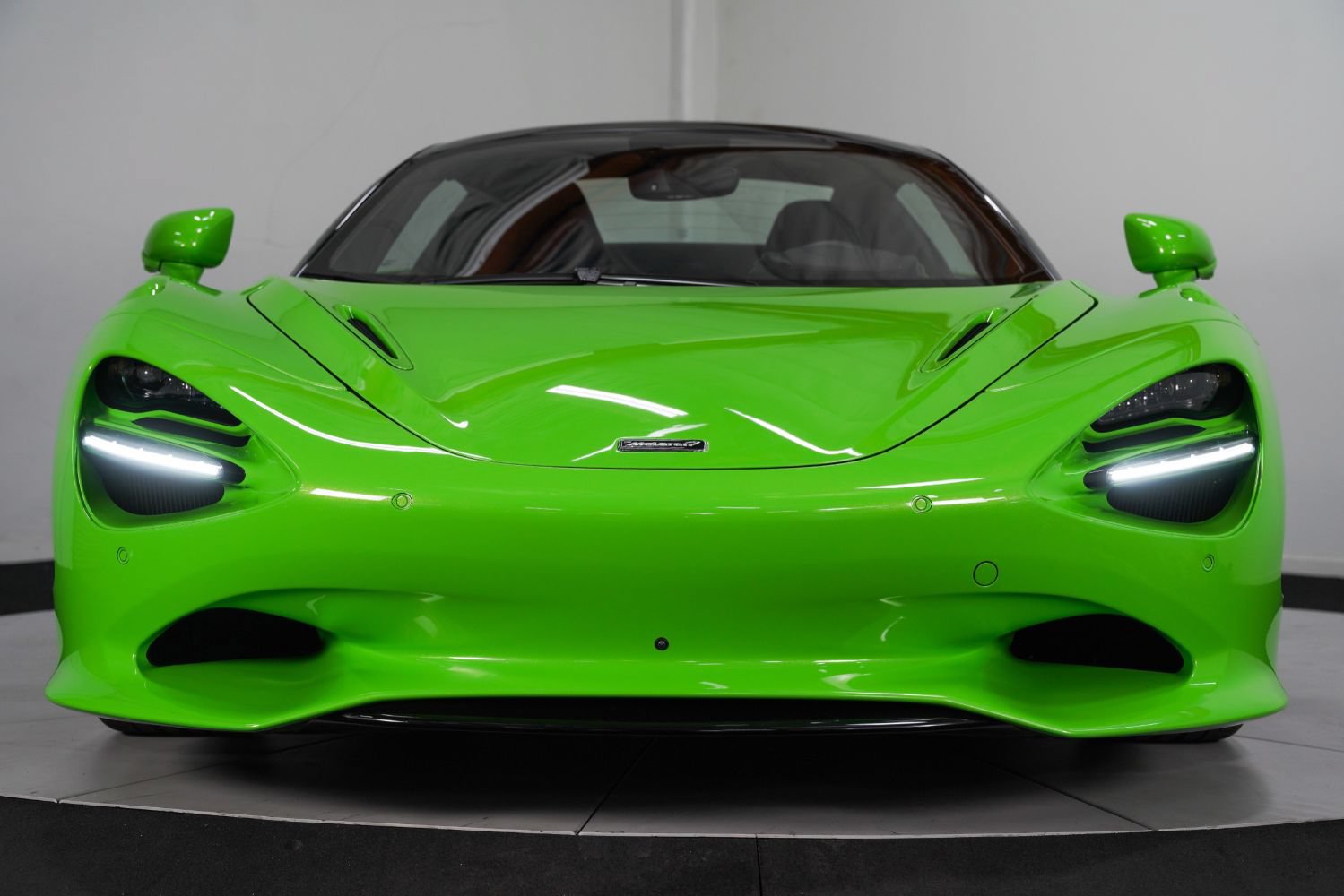 Used 2024 McLaren 750S Spider RWD image 14