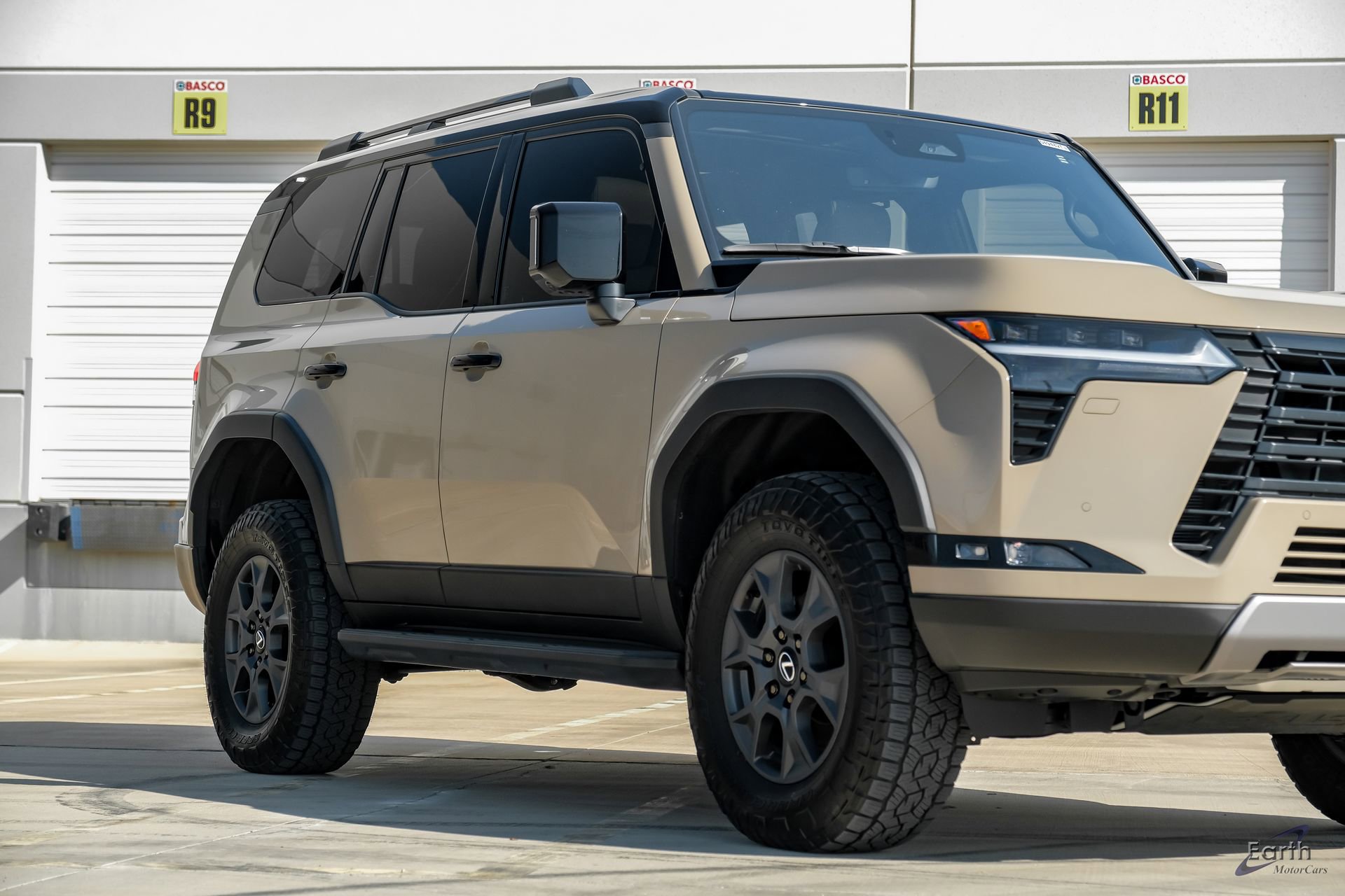 Used 2025 Lexus GX 550 w/ Accessory Package (CT) image 25