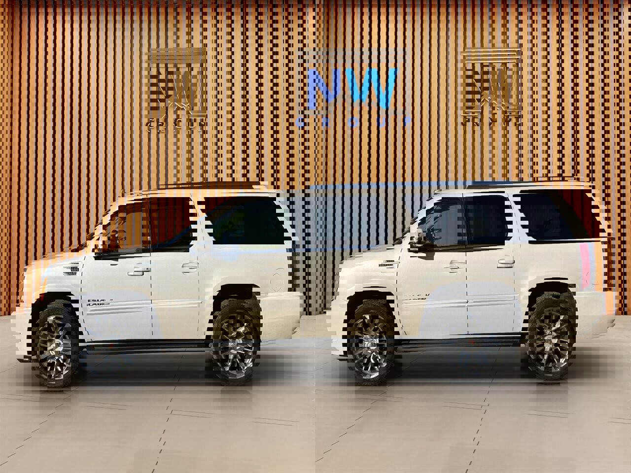 Used 2014 Cadillac Escalade ESV Premium image 44