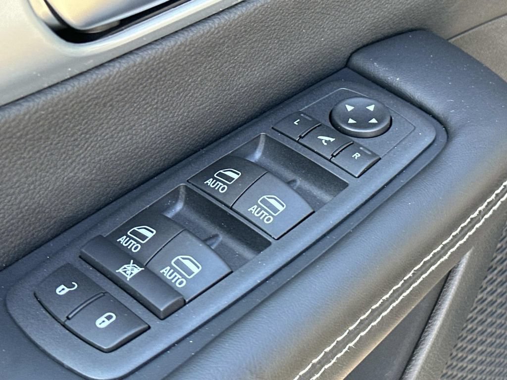 New 2026 Chrysler Pacifica Limited w/ S Appearance Package FWD image 14