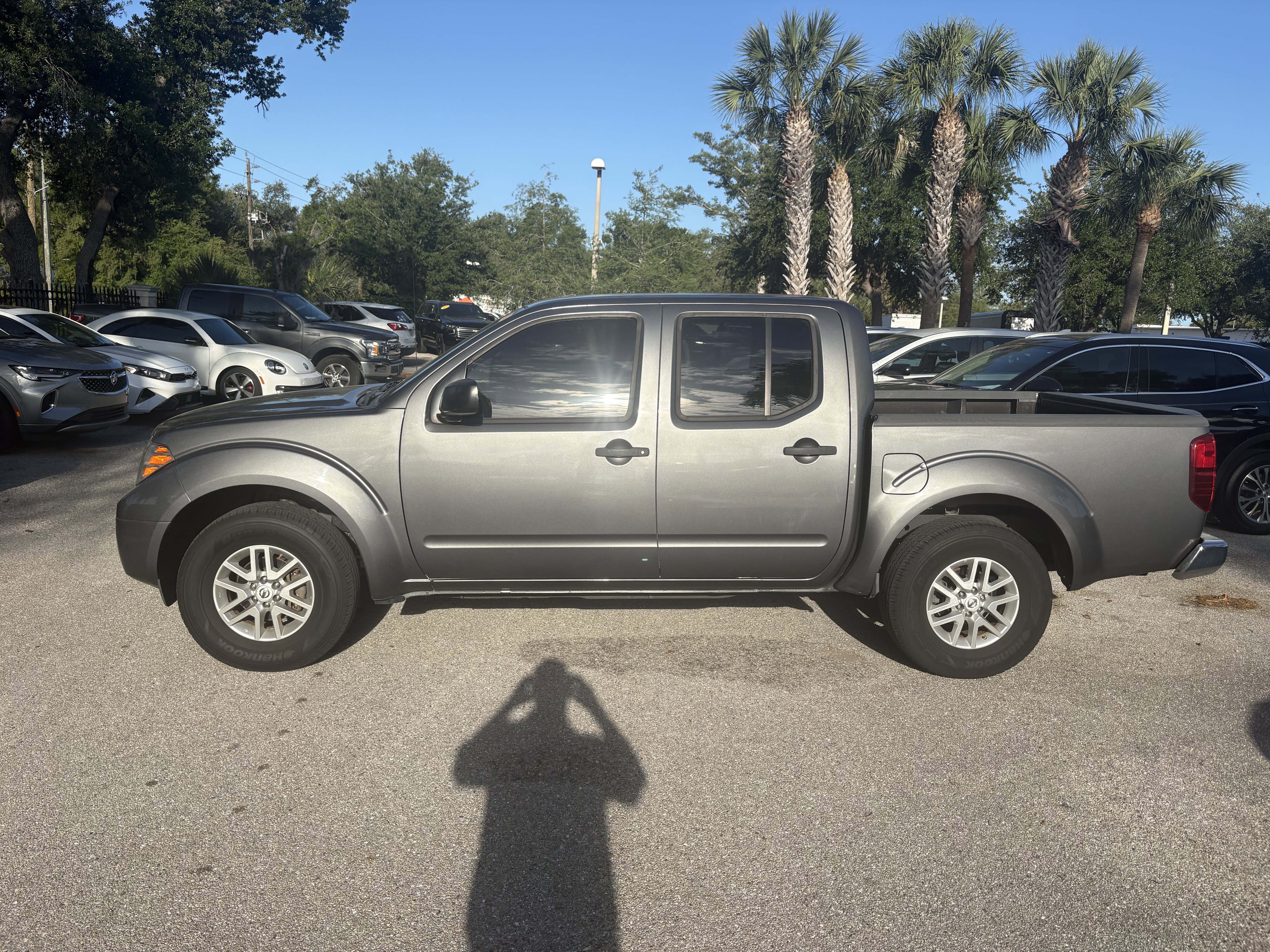 Used 2019 Nissan Frontier SV RWD image 4
