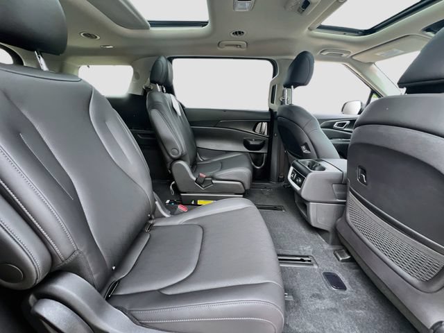 New 2027 Kia Carnival SX w/ Dark Edition Package FWD image 31