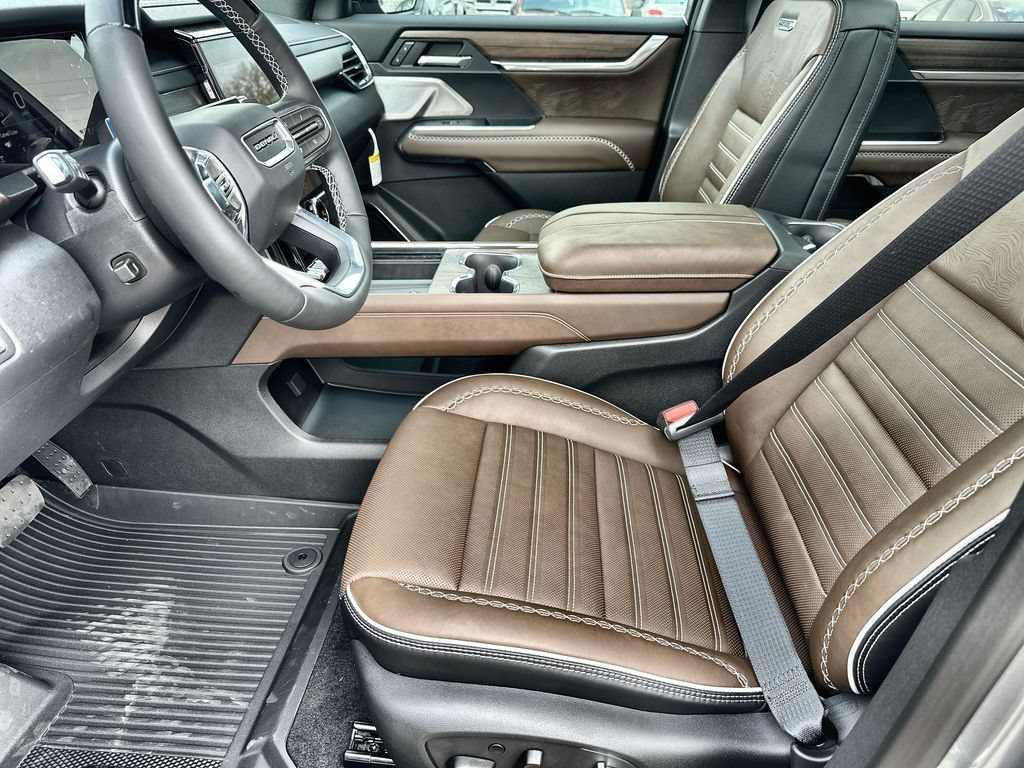 New 2026 GMC Acadia Denali Ultimate w/ LPO, Floor Liner Package AWD/4WD image 24