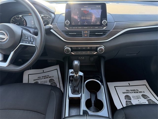 Used 2024 Nissan Altima 2.5 SV image 16