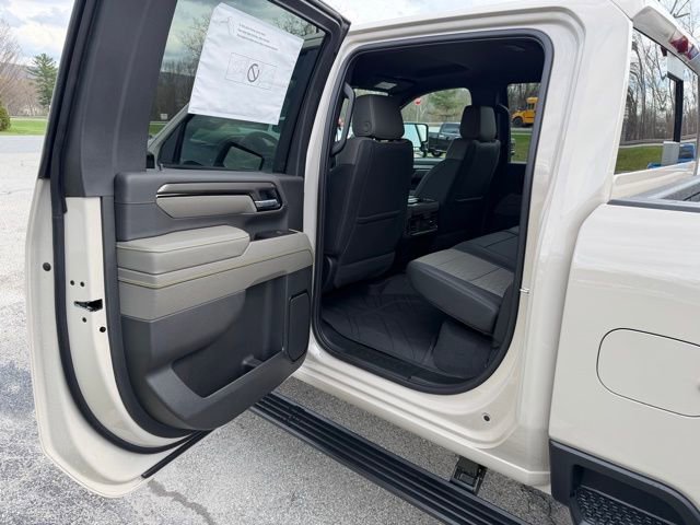 New 2026 Chevrolet Silverado 2500 ZR2 image 16