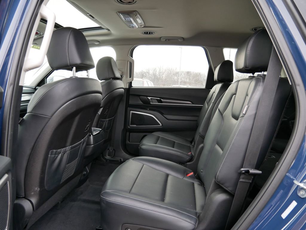 Used 2025 Kia Telluride S AWD/4WD image 16
