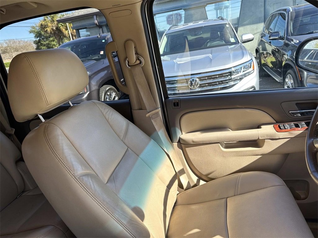 Used 2014 Chevrolet Tahoe LTZ image 13