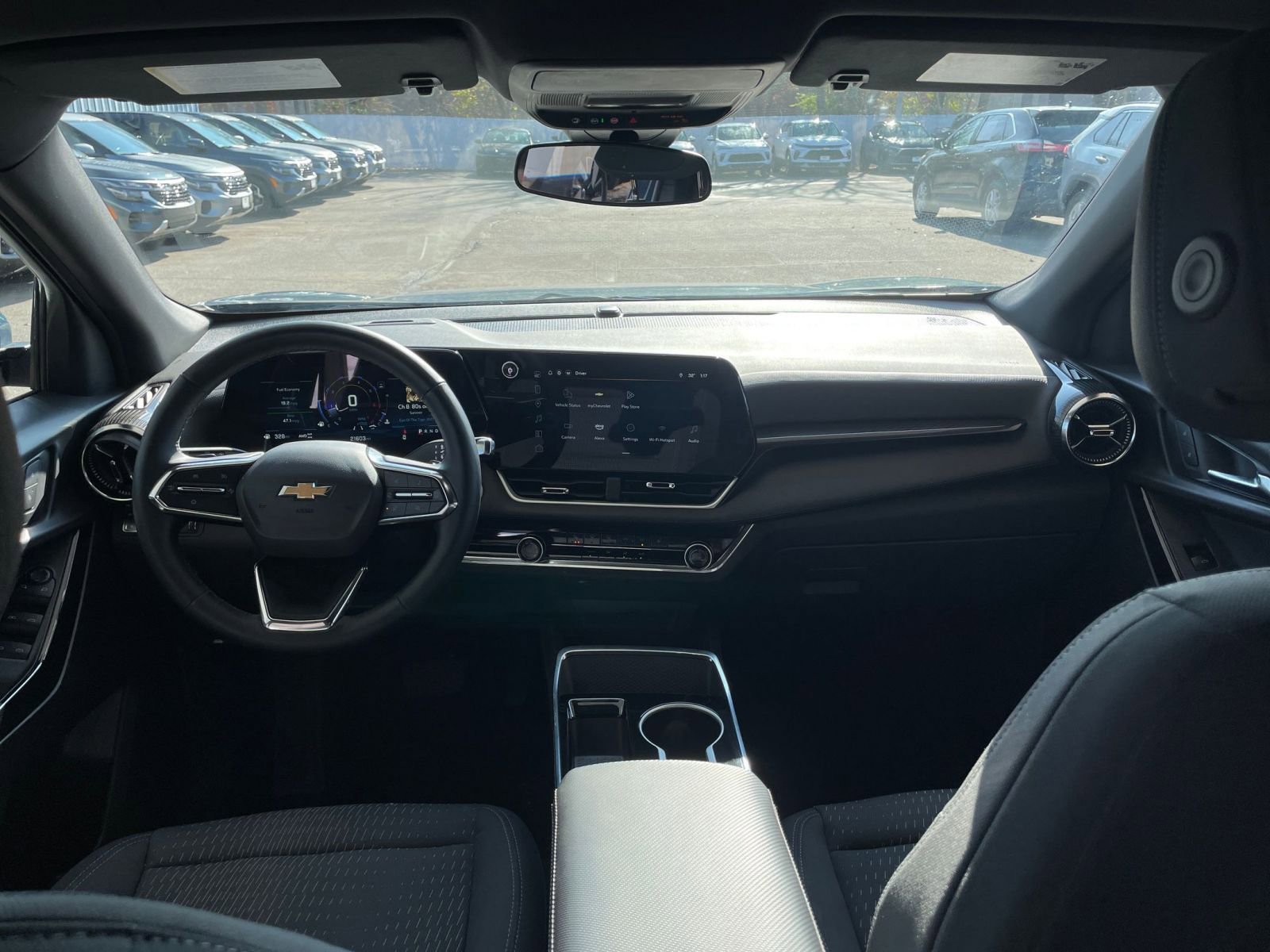 Used 2025 Chevrolet Equinox LT image 32