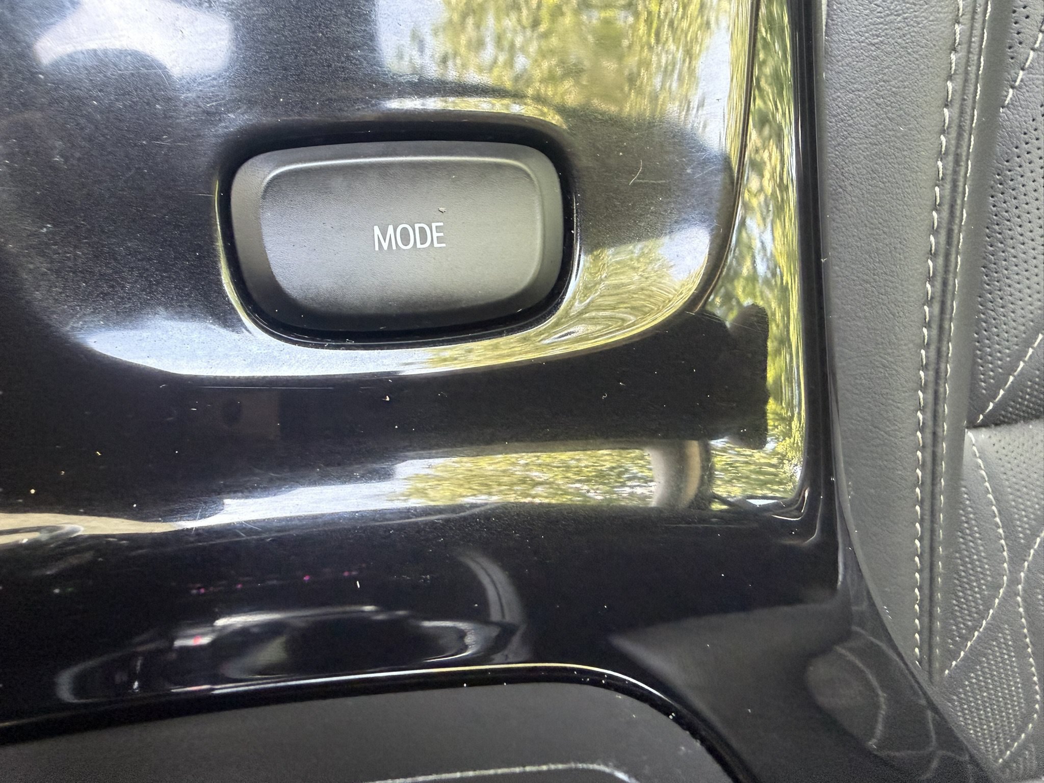Used 2023 Buick Envision Avenir AWD/4WD image 41