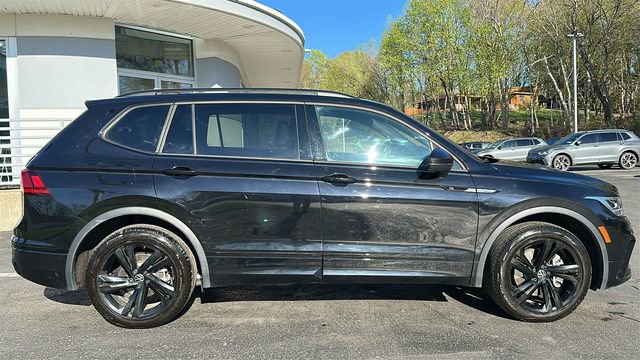 Used 2024 Volkswagen Tiguan SE R-Line image 5